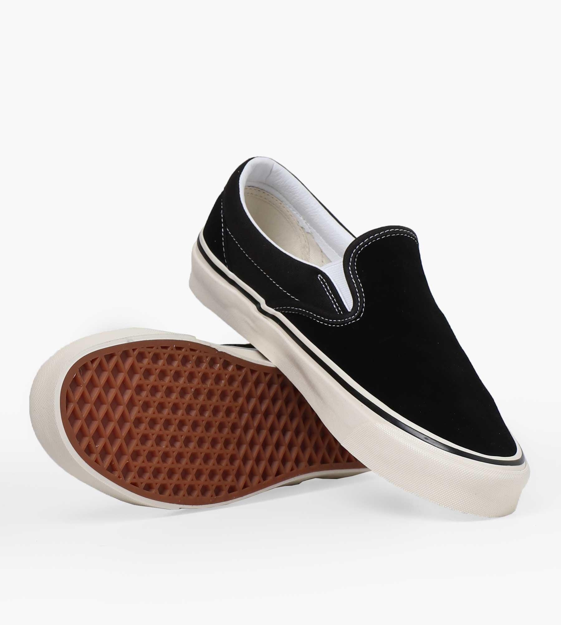 Vans Anaheim Classic Slip-On 98 DX Suede OG Black - Image 3