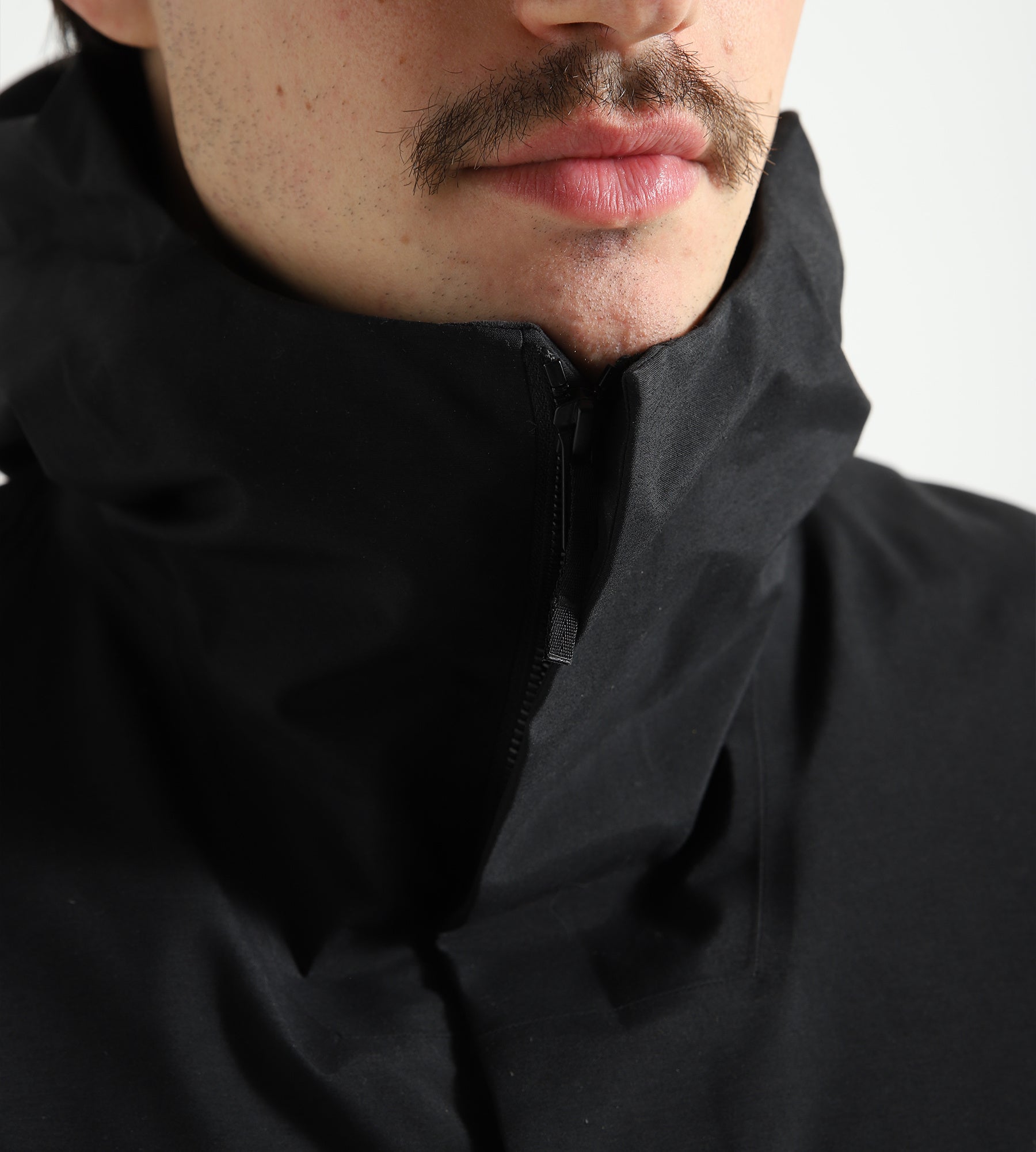 Veilance Monitor Down Coat Black - Image 5